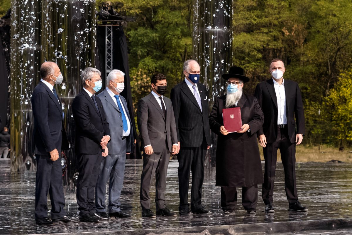 El gobierno de Ucrania firma un memorando de apoyo al Centro Memorial del Holocausto de Babyn Yar