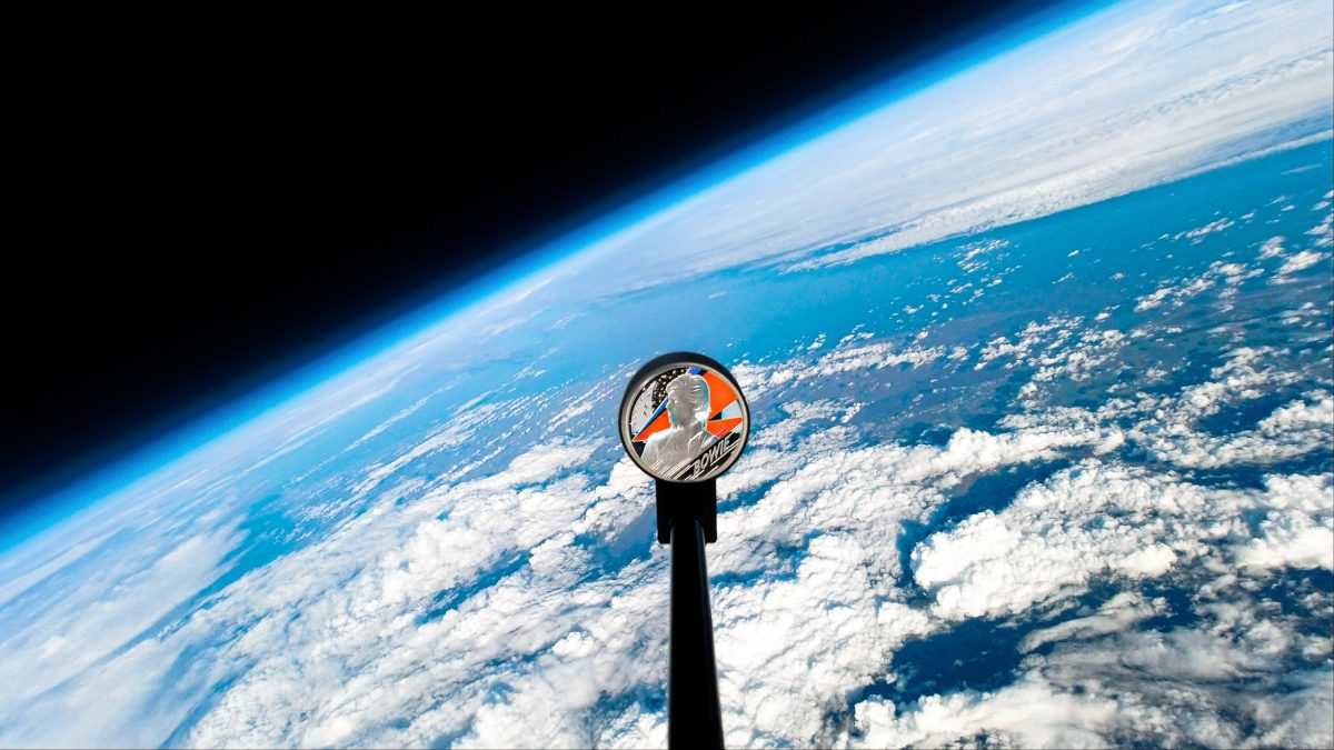 The Royal Mint envía una moneda al espacio en honor a ‘Starman’, David Bowie