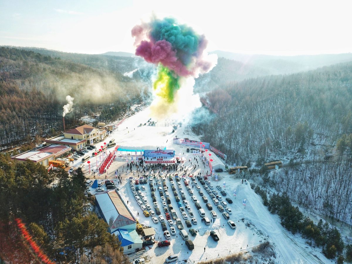 (Español) Xinhua Silk Road: El primer festival de pruebas de invierno para automóviles hizo apertura en Heihe, en el noreste de China