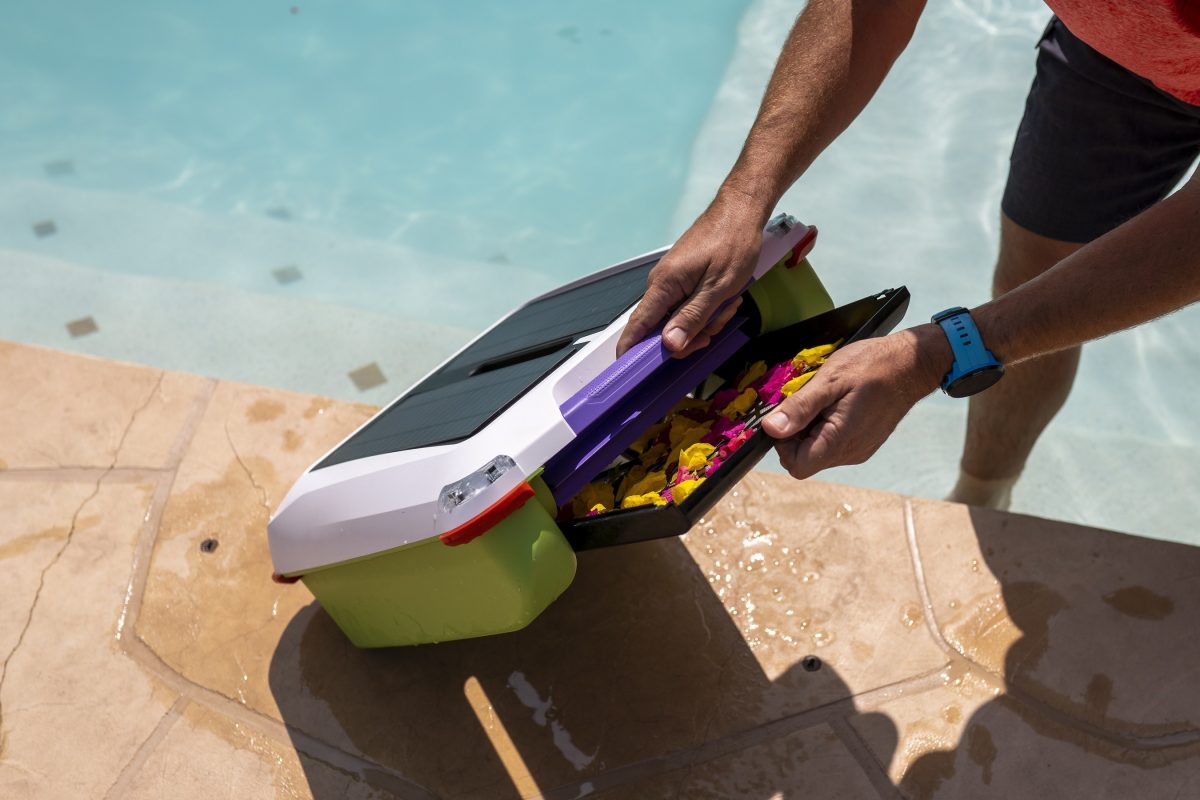 New Robot Ariel Debuts at CES 2021, Makes Pool Cleaning a Breeze