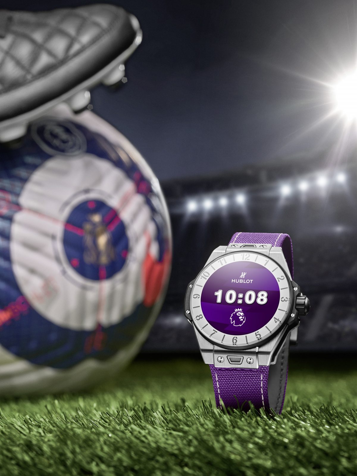 La manufactura suiza de relojes Hublot, cronometrador oficial de la Premier League, ha anunciado una versión de su reloj conectado Big Bang e en edición limitada.